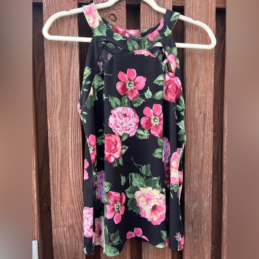 Diana Belle woman’s floral top